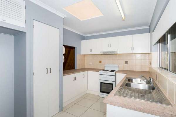 16 Mahogany Street, Manoora - Thumbnail 4