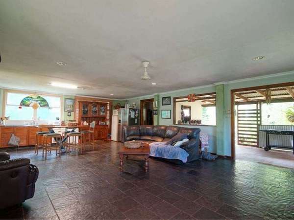 92 Old Smithfield Rd, Freshwater - Thumbnail 4
