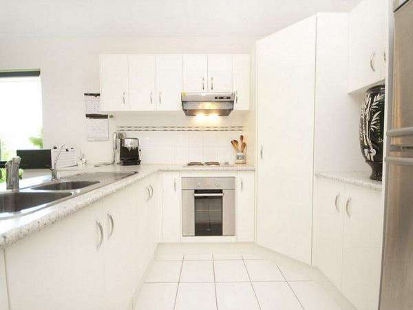 16 Heritage South Street, Redlynch - Thumbnail 3