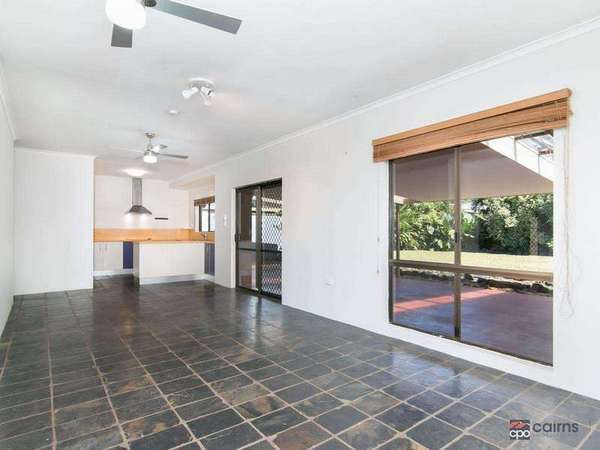 37 Impey, Caravonica - Thumbnail 4