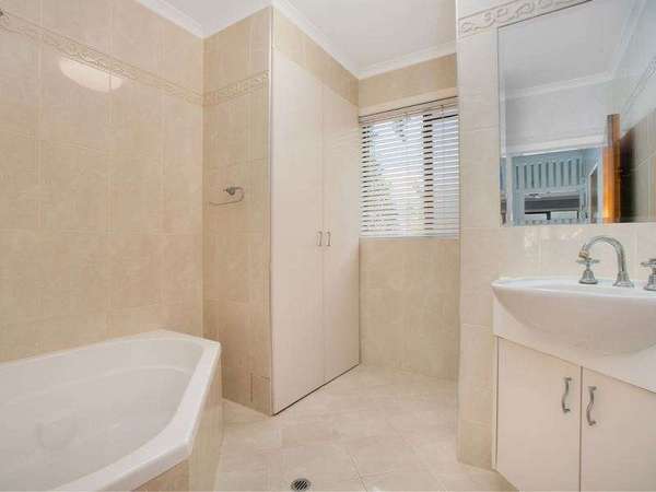 3/13 Hibiscus Lane, Holloways Beach - Thumbnail 3