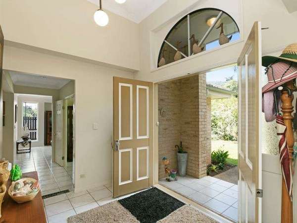 22 Fairley St, Redlynch - Thumbnail 2