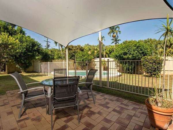 21 Oleander Street, Holloways Beach - Thumbnail 2