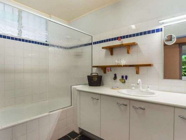 25 Maple Street, Holloways Beach - Thumbnail 7