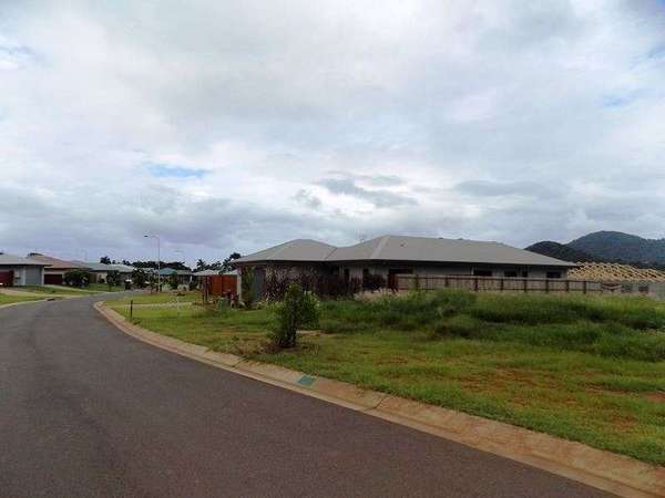 49 Perserverance Street, Redlynch - Thumbnail 3