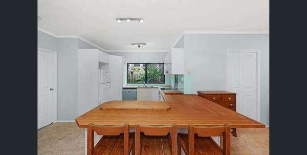 9 Caneland Court, Redlynch - Thumbnail 2
