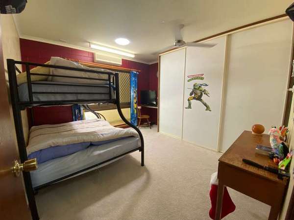 2 Cantal close, Smithfield - Thumbnail 8