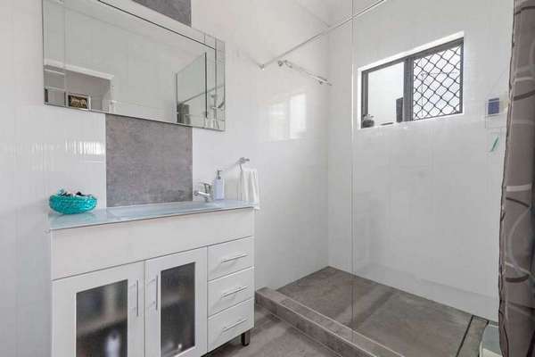 58 Impey St, Caravonica - Thumbnail 7
