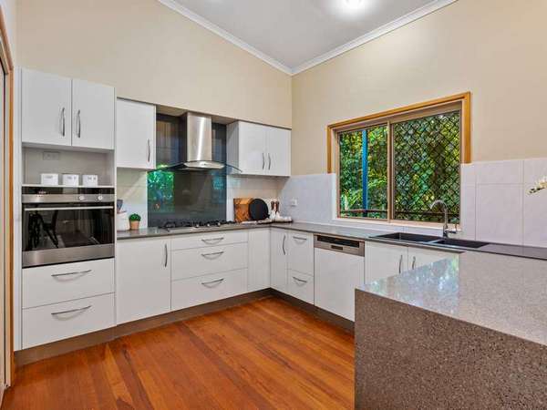 17-19 Frond close, Redlynch - Thumbnail 3
