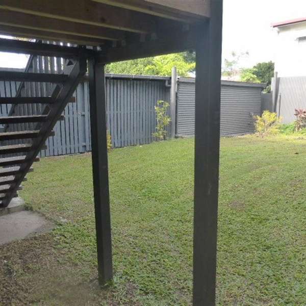 5 Boland Street, Westcourt - Thumbnail 7