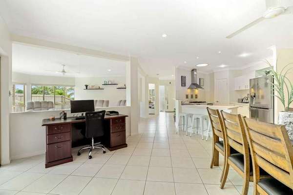 6 Ellestree Close, Redlynch - Thumbnail 5