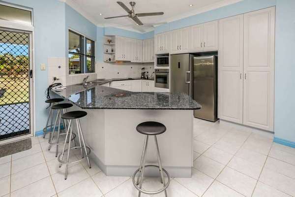 16 Olive Crescent, Kurrimine Beach - Thumbnail 4