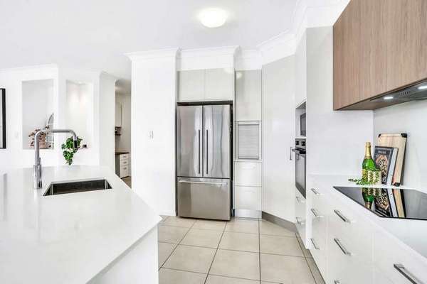 5 Daykin Close, Redlynch - Thumbnail 3