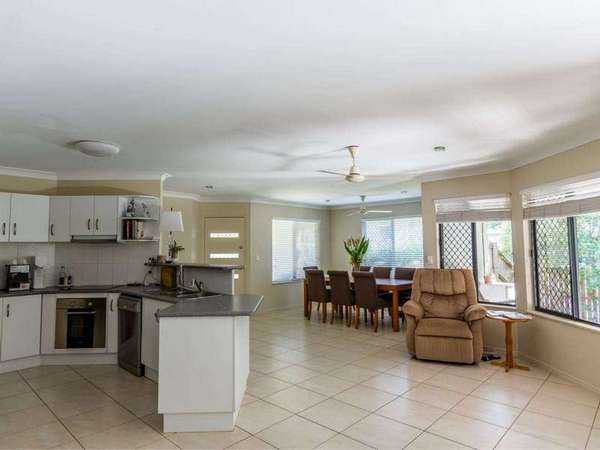 32 John Malcolm Street, Redlynch - Thumbnail 4