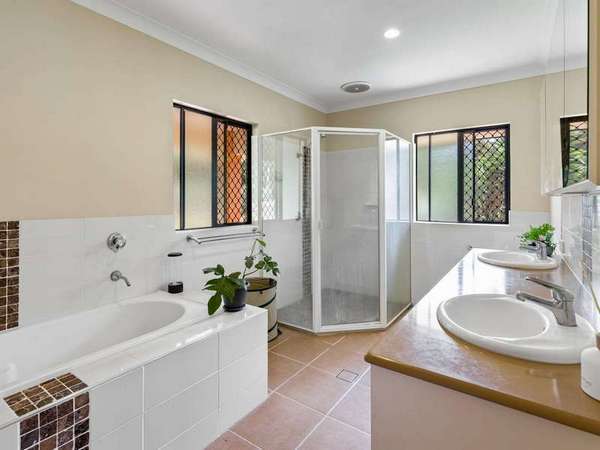 14-16 Watervale Close, Redlynch - Thumbnail 7