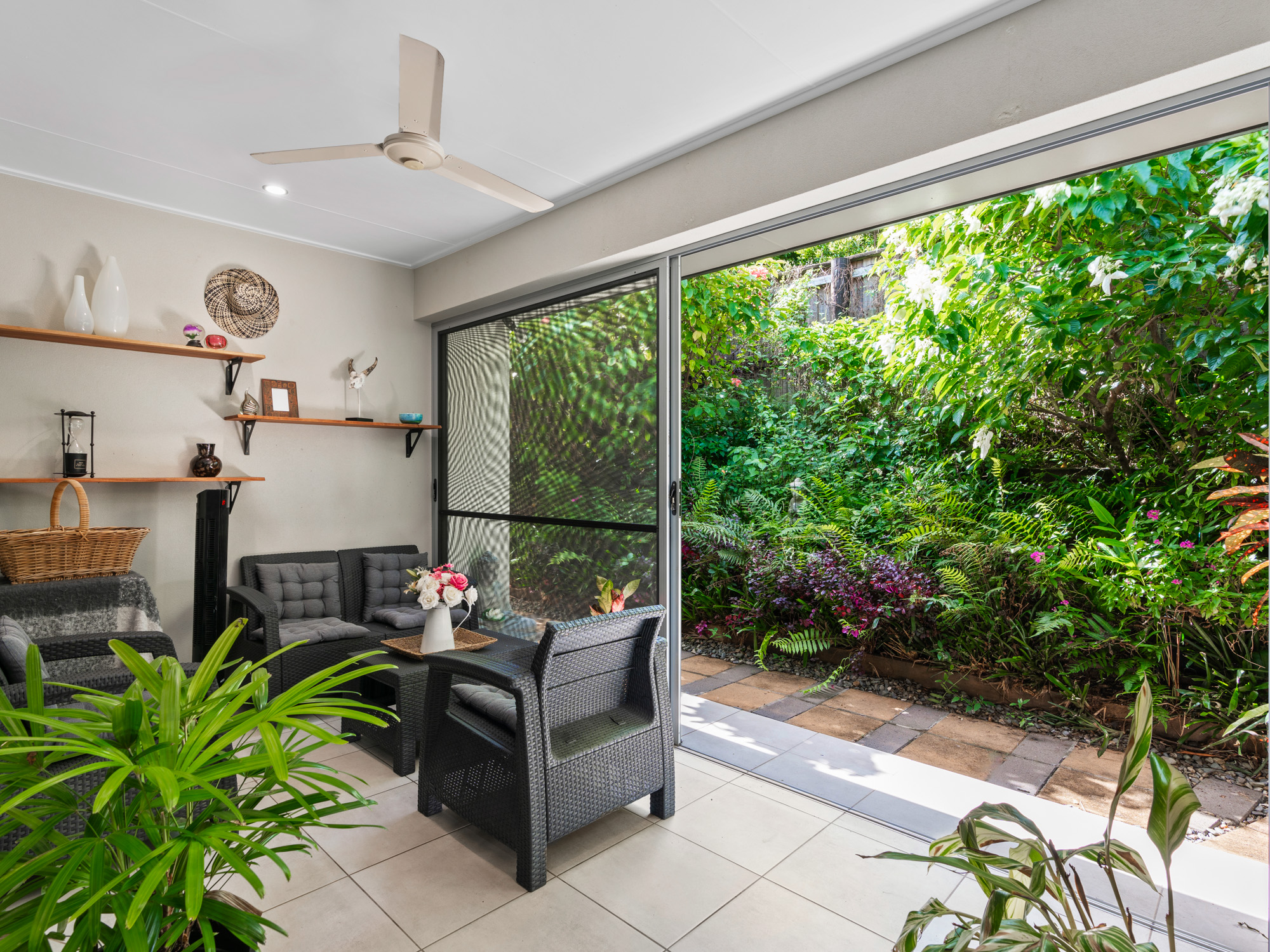 1/19 Tyson Place, Redlynch - Thumbnail 2