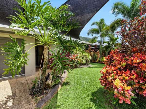 10 John Malcolm street, Redlynch - Thumbnail 2