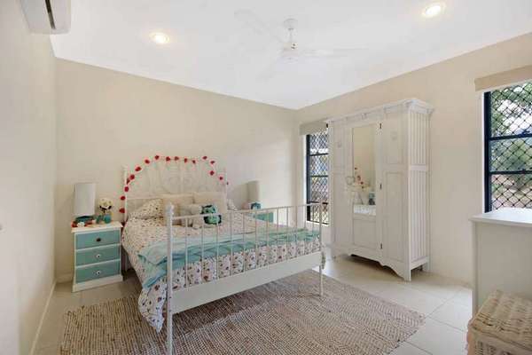31 Willoughby Close, Redlynch - Thumbnail 4