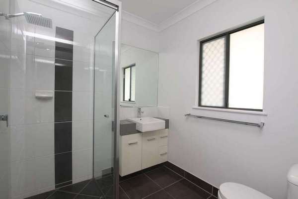 12 Tyenna Close, Bentley Park - Thumbnail 2