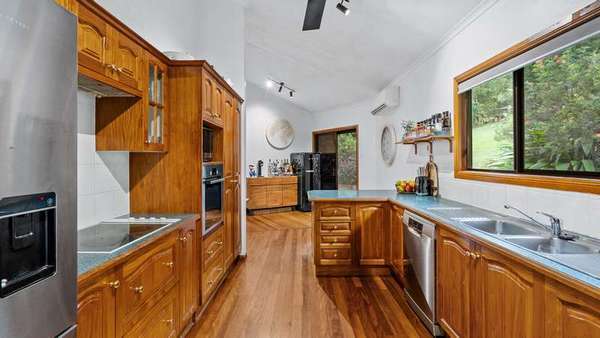 1-3 Beltana Close, Redlynch - Thumbnail 6