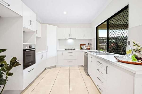 2 Frank Street, Redlynch - Thumbnail 2