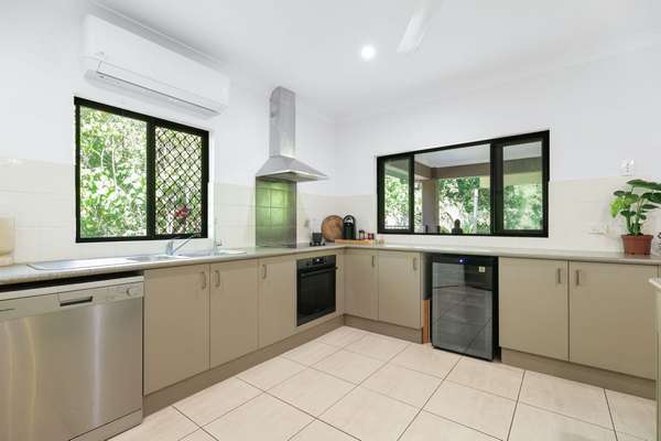 2-4 Dwyer Place, Redlynch - Thumbnail 4