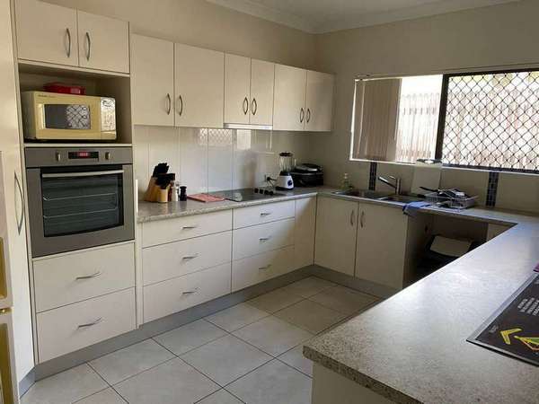 12 a & b Pease street, Tully - Thumbnail 2