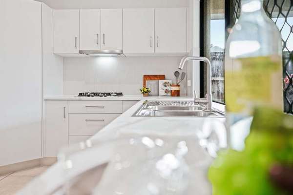 2 Frank Street, Redlynch - Thumbnail 3
