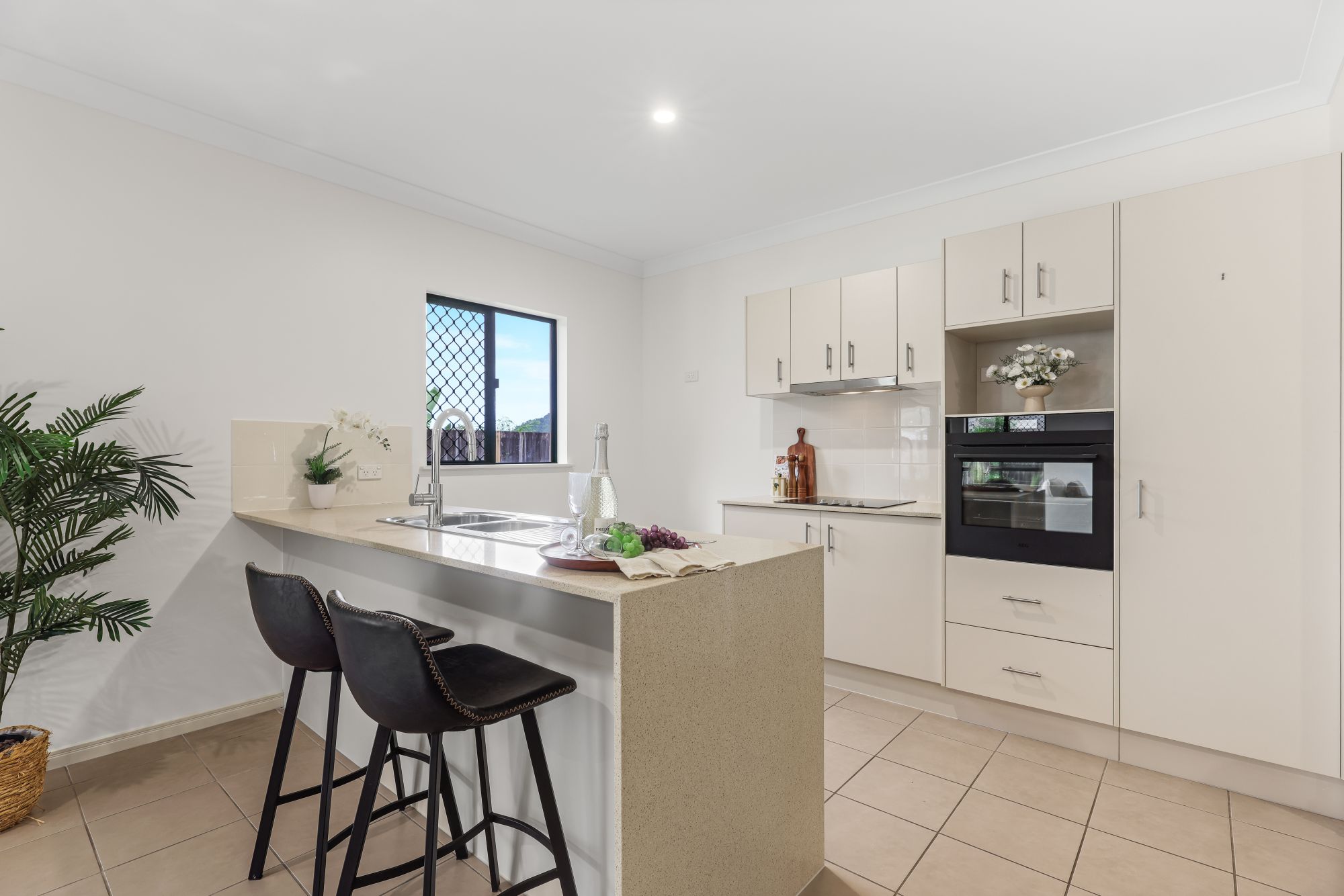 12-14 Willoughby Close, Redlynch - Thumbnail 5