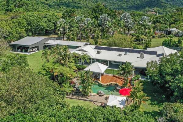 13-15 Soderberg Close, Redlynch - Thumbnail 2
