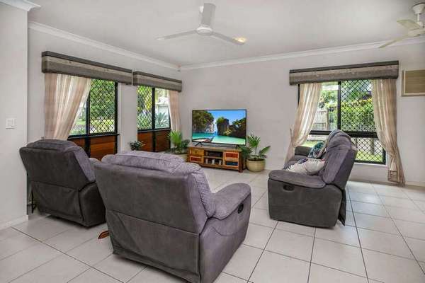 14 Davidson Close, Redlynch - Thumbnail 3