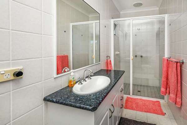 16 Olive Crescent, Kurrimine Beach - Thumbnail 8