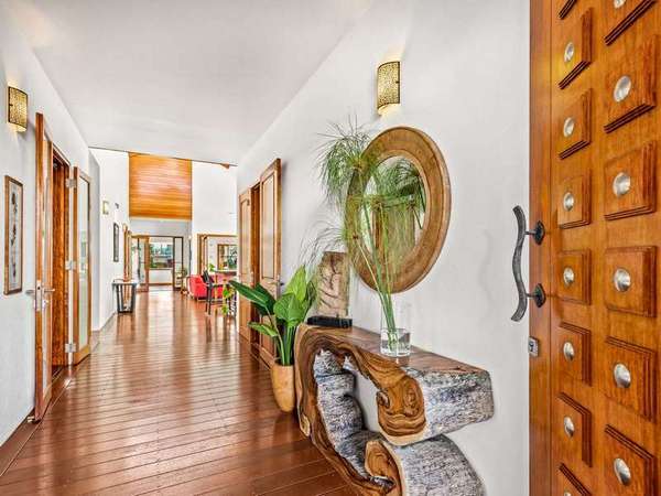 54 Ocean Drive, Palm Cove - Thumbnail 4