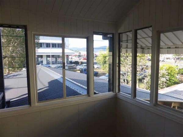 5 Boland Street, Westcourt - Thumbnail 2