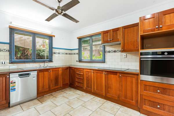 6 Lomatia Close, Redlynch - Thumbnail 3