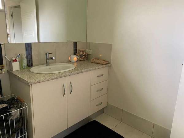 A & B/12 Pease Street, Tully - Thumbnail 8