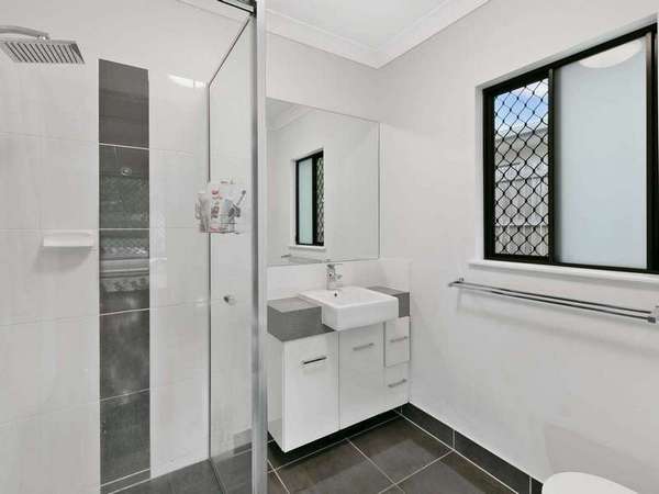 12 Tyenna Close, Bentley Park - Thumbnail 6