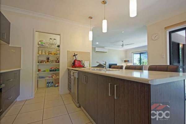 31 Willoughby Close, Redlynch - Thumbnail 3