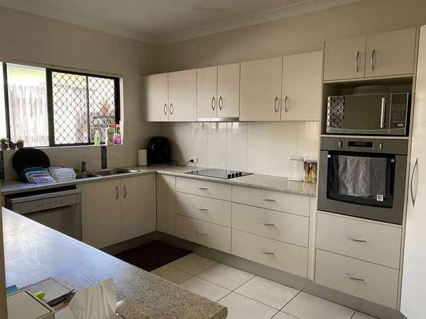 A & B/12 Pease Street, Tully - Thumbnail 3
