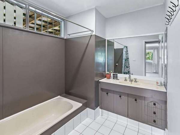 28 Agate St, Bayview Heights - Thumbnail 5