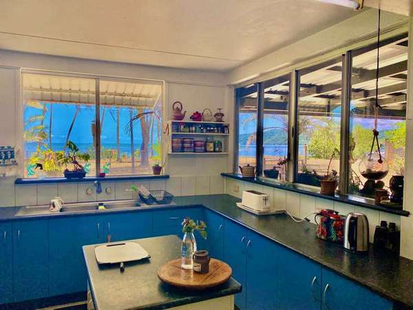 82 Bay Road, Coconuts - Thumbnail 4