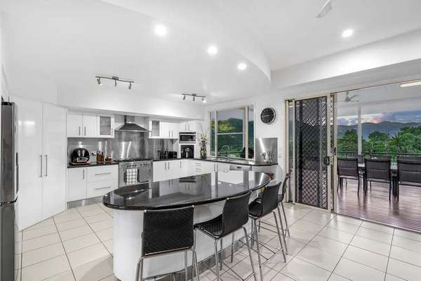 5-7 Kirrima Court, Redlynch - Thumbnail 2