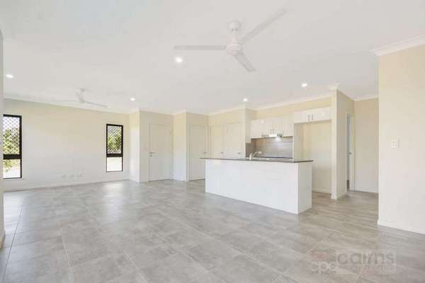 1 & 2/8 Midship Street, Trinity Beach - Thumbnail 3