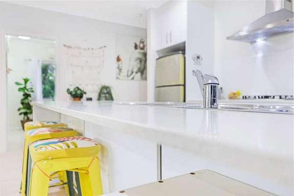 25 Goldberg Close, White Rock - Thumbnail 2