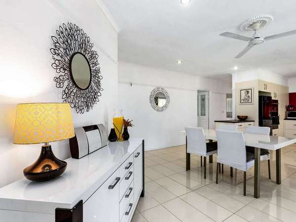 29 Satinash Close, Redlynch - Thumbnail 3