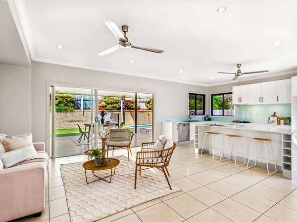 15 Davidson Close, Redlynch - Thumbnail 3