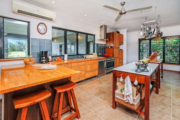 2 Daniel Close, Etty Bay - Thumbnail 2