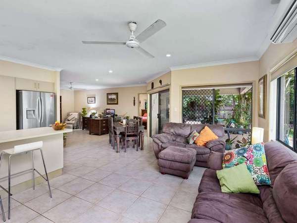 10 John Malcolm street, Redlynch - Thumbnail 5