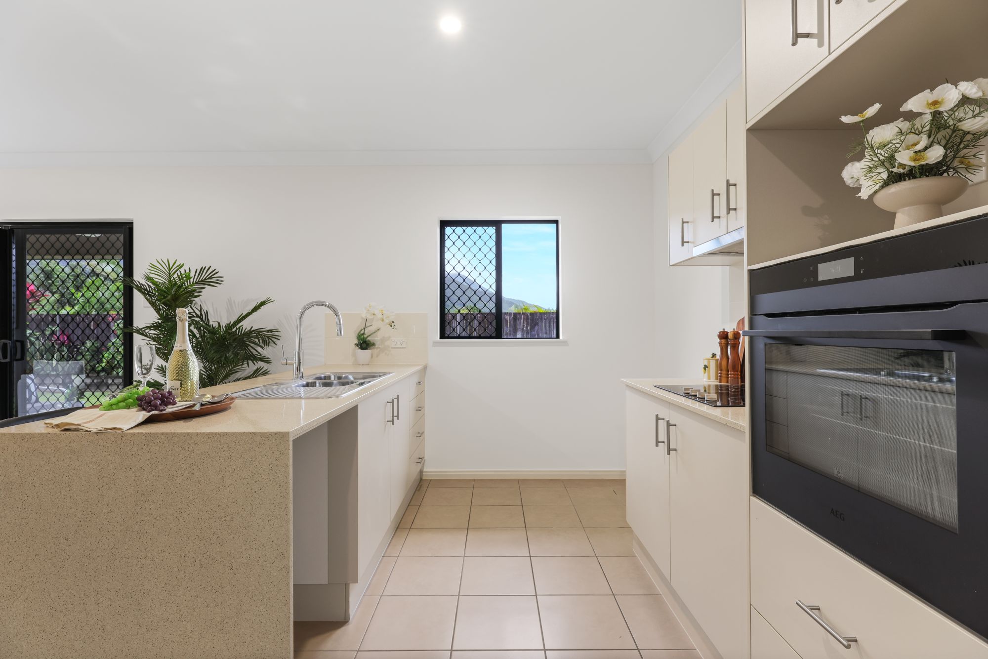 12-14 Willoughby Close, Redlynch - Thumbnail 6