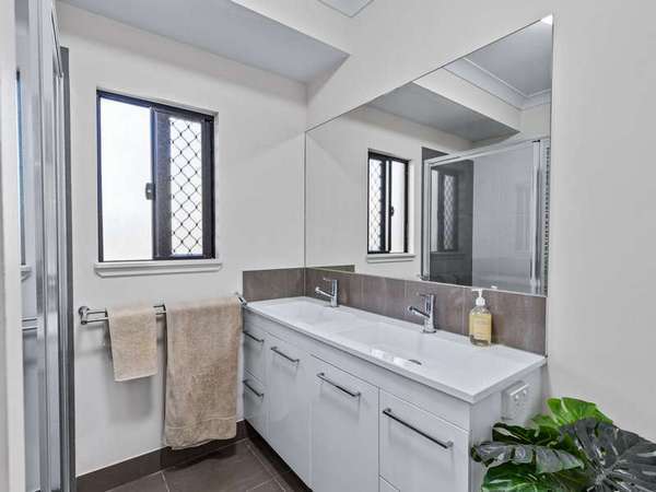 1 Midship Street, Trinity Beach - Thumbnail 7